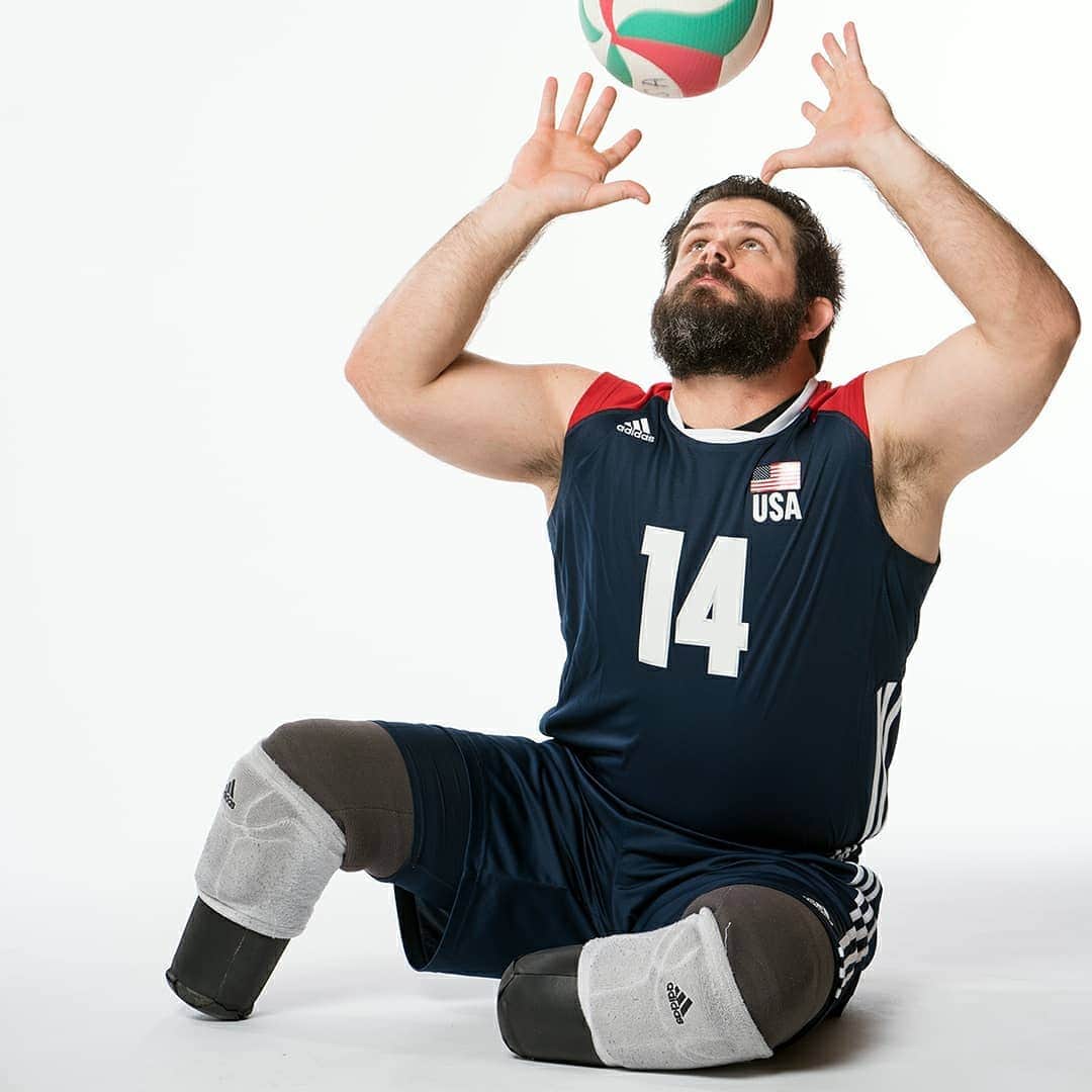 USA Volleyballさんのインスタグラム写真 - (USA VolleyballInstagram)「Happy Veterans Day! 🇺🇸  Six players on the U.S. Men's Sitting Team have represented the USA both in the U.S. Military and on the court. USA Volleyball thanks them and their families, and all our member veterans, for their service and sacrifice.  Nicholas Dadgostar, U.S. Air Force John Kremer, U.S. Navy Dan Regan, U.S. Army and National Guard Josh Smith, U.S. Marines James Stuck, U.S. Army Patrick Young, U.S. Air Force」11月12日 4時33分 - usavolleyball