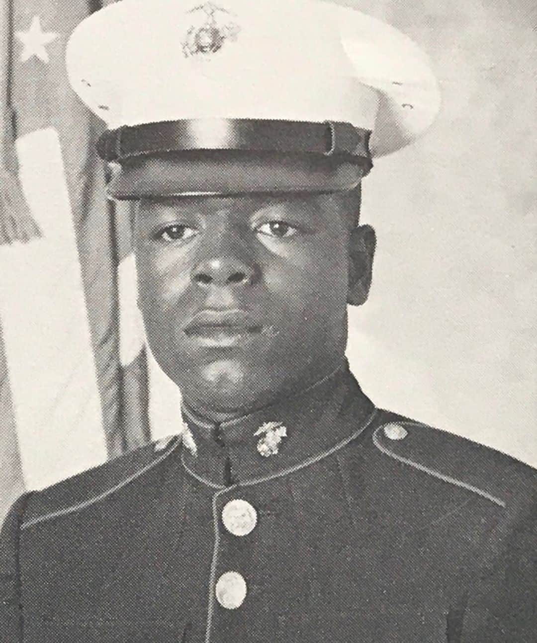 マイケル・B・ジョーダンのインスタグラム：「Happy Veterans Day to my pops and all the other vets out there that have fought for us... Appreciate y’all! 🙏🏾」