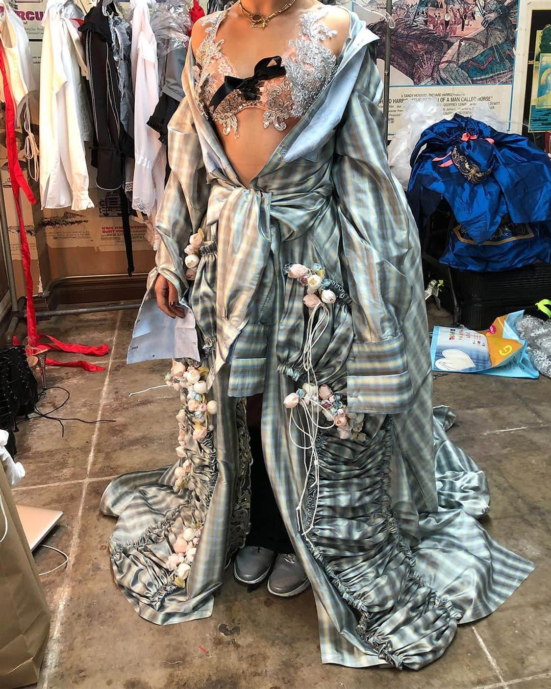 FKAツイッグスさんのインスタグラム写真 - (FKAツイッグスInstagram)「words and images from @matthew_josephs <3  The costumes for the Magdalene tour are the thing I’m most proud to have done - ever. We reacted to the show using traditional theatre techniques and styles and took inspiration from commedia dell’arte costumes with a modern somewhat street twist. To accommodate all of the dancing, pole, wushu etc the outfits are adaptable, skirts come off to reveal bloomers and cod pieces, the first look completely tears off for the quick change between hide and water me (it’s like 20 seconds). One of my fave pieces is the bicorne hat that @noelstewart made, it’s got plastic bags on it and they move so beautifully, twigs looks like a spectre. @edmarler who designed all of the looks is a genius. There are a lot of looks but she is a look queen - M  All the photographs were taken during fittings in the basement of the Palace Theatre in Los Angeles.」11月12日 5時00分 - fkatwigs