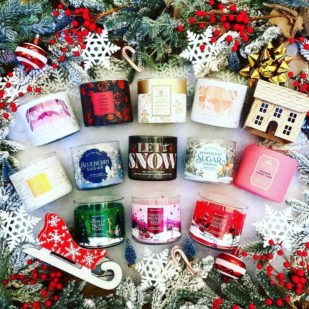 Bath & Body Worksさんのインスタグラム写真 - (Bath & Body WorksInstagram)「No such thing as too many Candles! Head to Stories to see @whitebarnbeauties 12 days of Christmas Candles & share your favorites! 🎁🍬☃️❄️🎄🎅」11月12日 5時00分 - bathandbodyworks