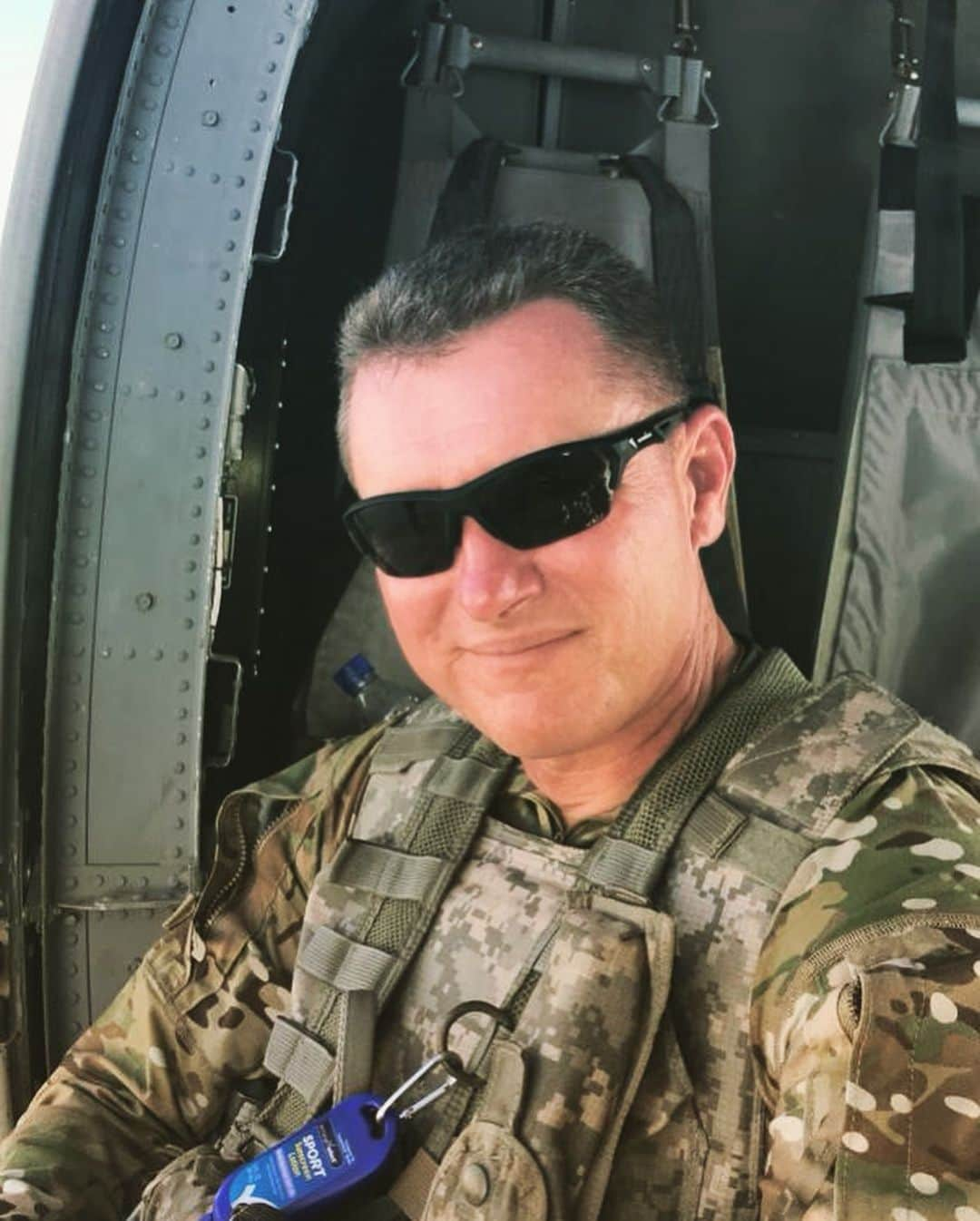 ジョシュア・ダラスさんのインスタグラム写真 - (ジョシュア・ダラスInstagram)「Thank you for your service of 27 years #jasondallas. I’m humbled by your will and your sacrifice. Thanks for fighting for the rest of us. Enjoy retirement. Happy Veterans Day Brother! #veterans #vet #veteransday #brothers #army 🇺🇸」11月12日 5時03分 - joshdallas