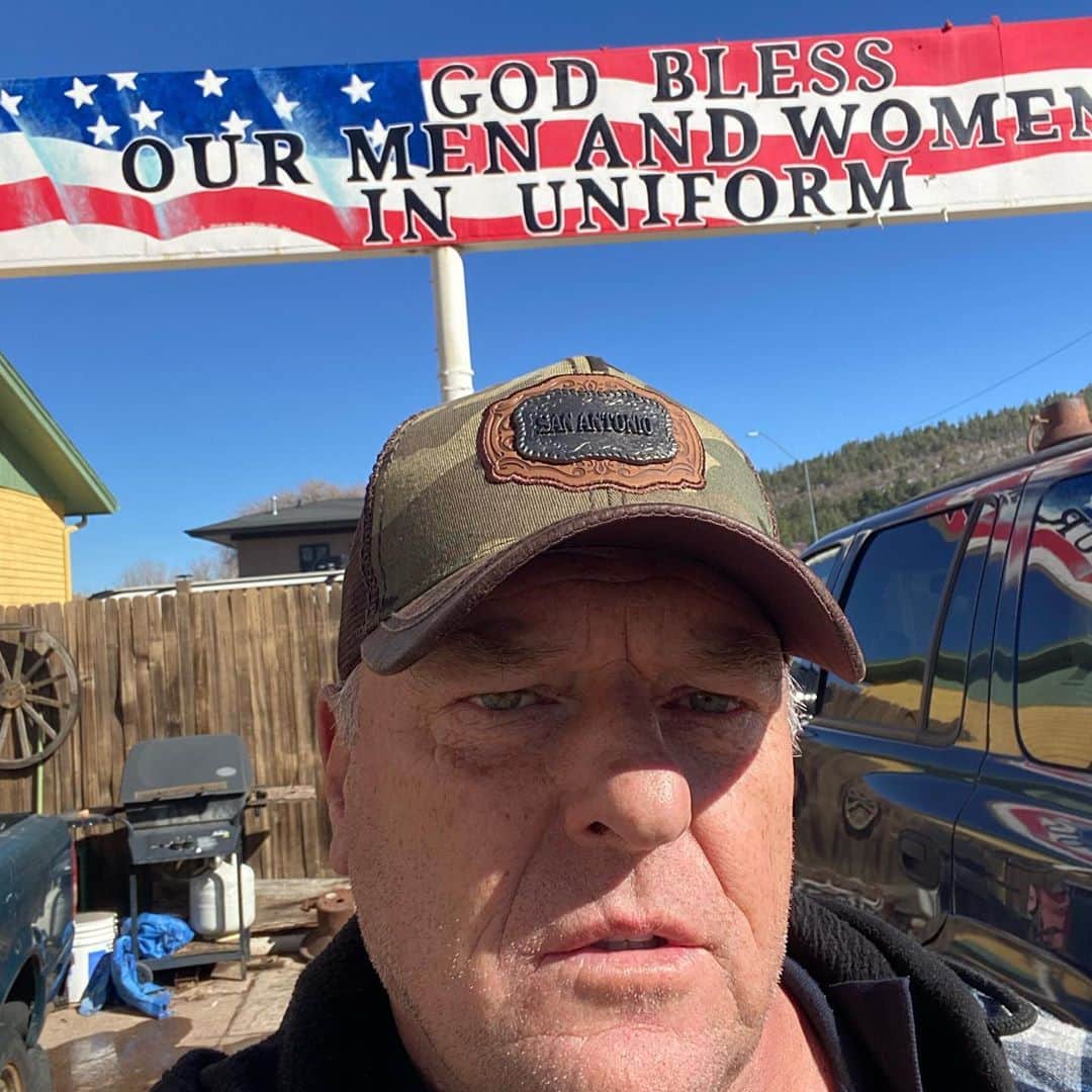 ディーン・ノリスのインスタグラム：「Much respect and thanks to all the Veterans who’ve served our nation. #veteransday」