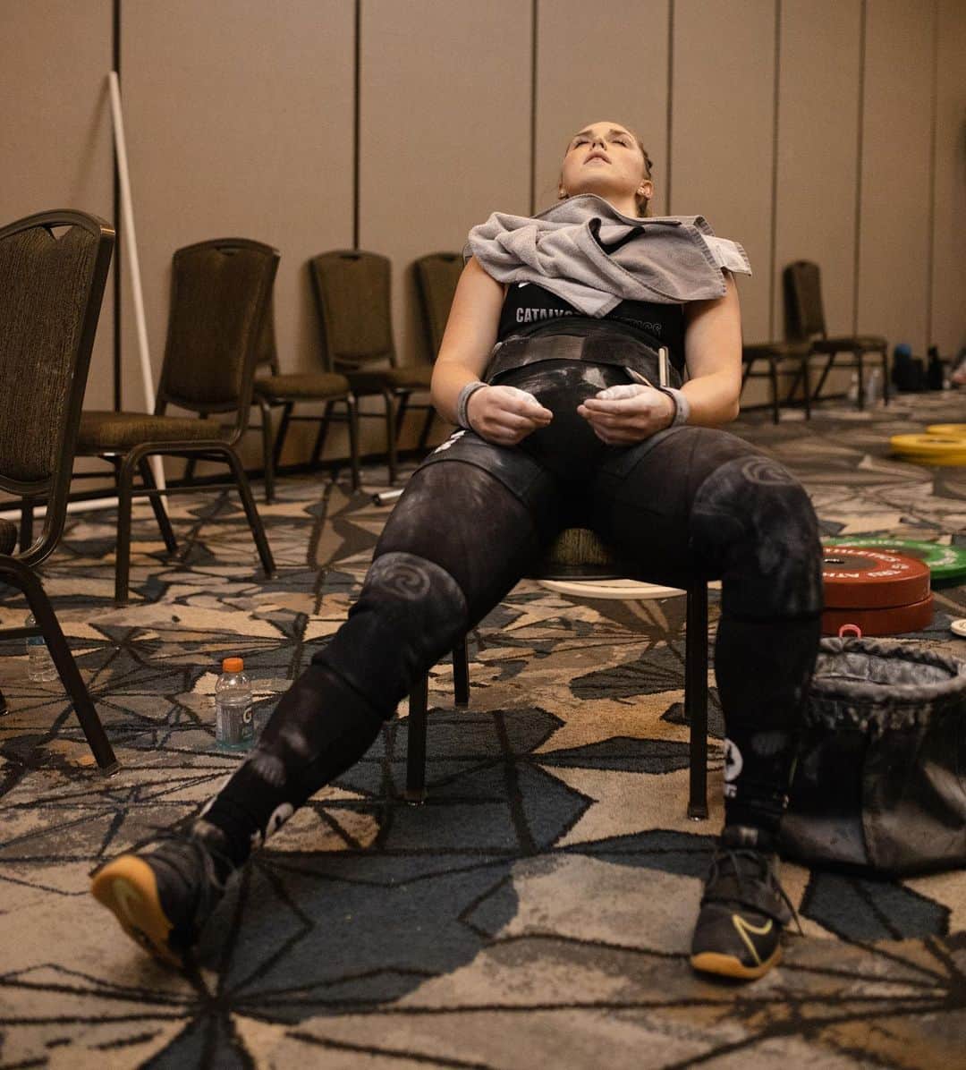 マッティ・ロジャーズのインスタグラム：「A visual representation of what it feels like to follow yourself on all clean and jerks in a meet:」