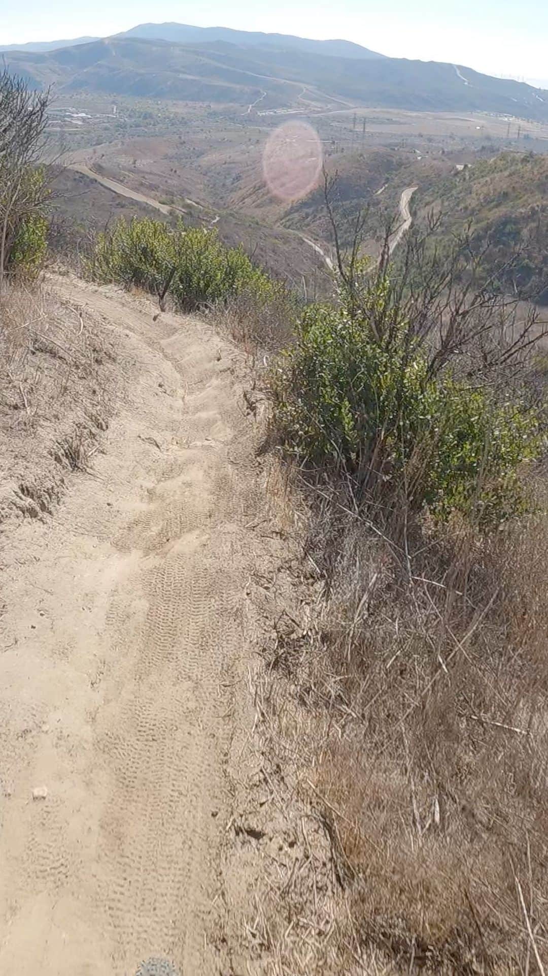ケン・ロックゼンのインスタグラム：「And here is the full video of trail 2 🤙🏽 @canyon_na」