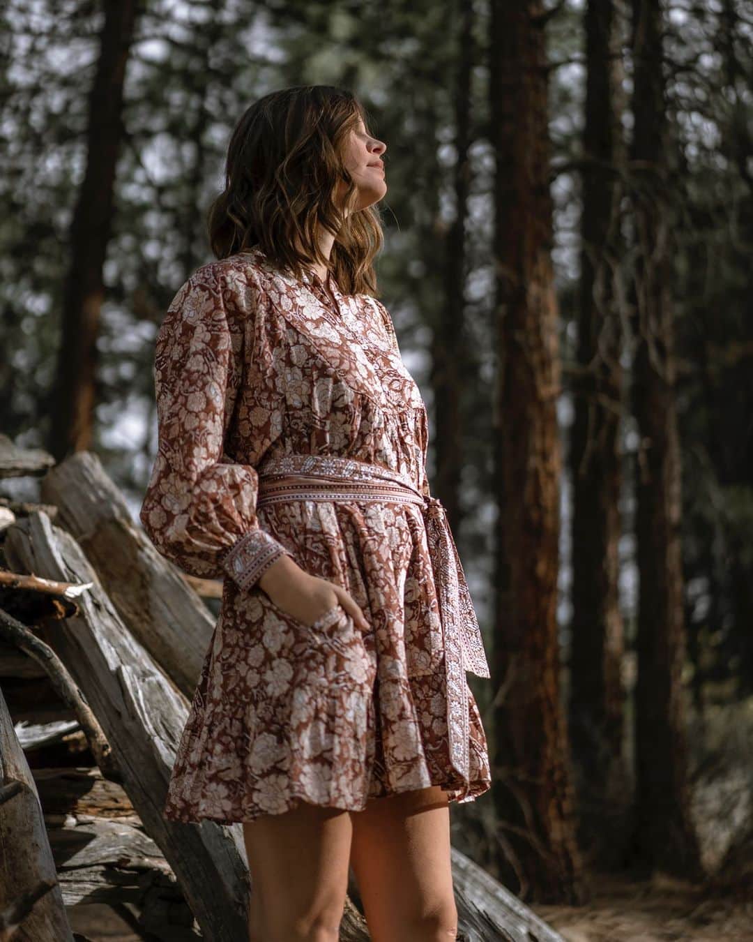クレオベラのインスタグラム：「Our hand woodblock printed Lennox Dress is back in a color meant for fall and the holidays 🍂」