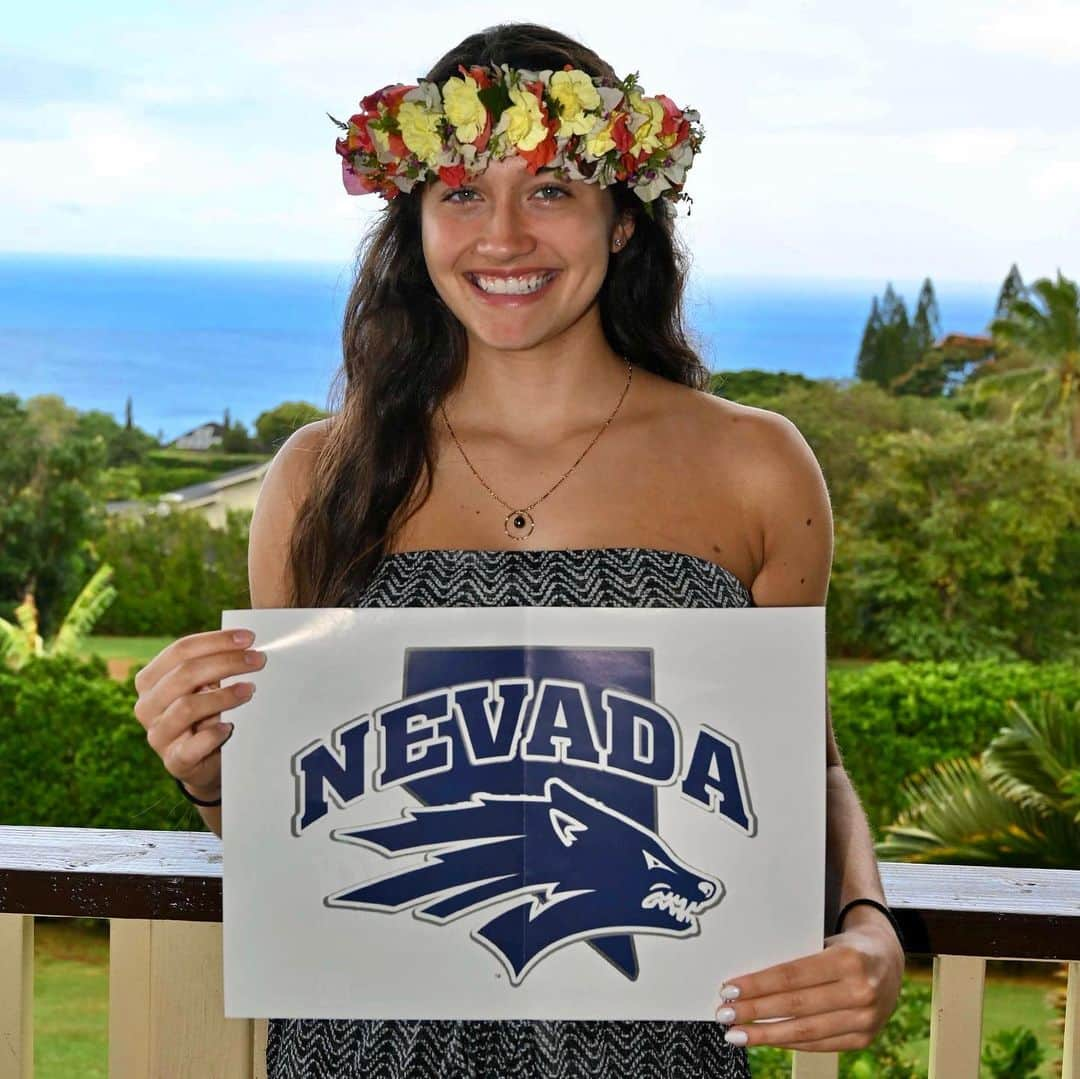 クラーク・リトルさんのインスタグラム写真 - (クラーク・リトルInstagram)「My baby signed her National letter of intent today! Nevada Wolfpack here we go ⚽️💥 @allylitttle we are so proud of you!!! 🐺🐺🐺 @nevadawsoc @leahisc @leahi03premier @tacticalstrength_hawaii」11月12日 5時59分 - clarklittle