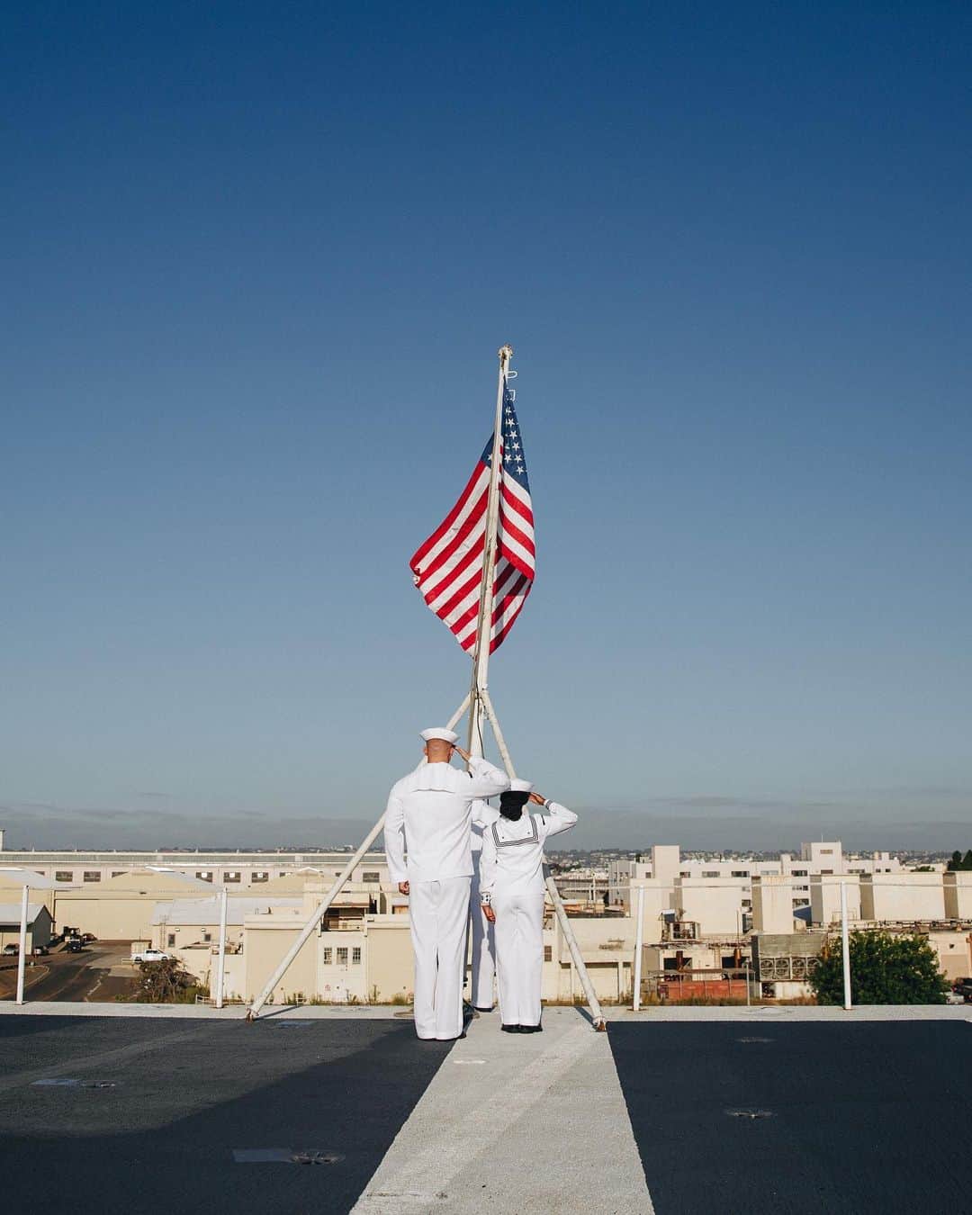 Dude Perfectのインスタグラム：「Today and every day, we honor all the brave men and women who fight to protect our rights and freedoms. Thank you for your service 🇺🇸 #VeteransDay」