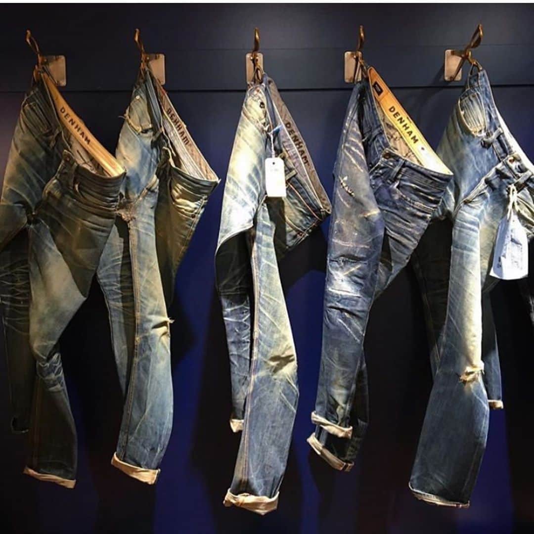 のインスタグラム：「Repair shop in Amsterdam. Service with a smile. Prinsengracht 495. #denham #jasondenham #denhamthejeanmaker #denim #jeans #selvedgedenim #thetruthisinthedetails」