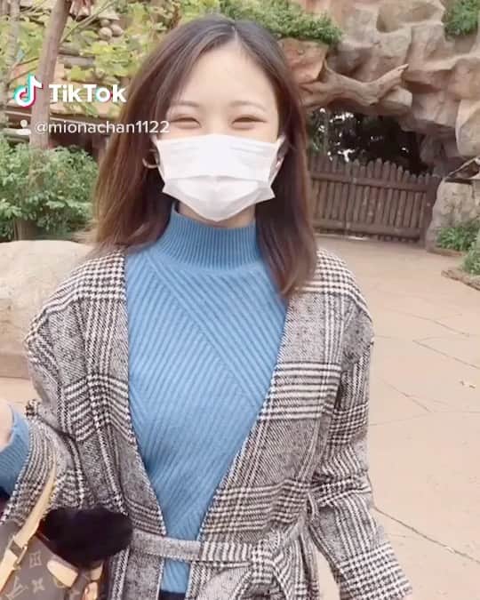 石井美音奈のインスタグラム：「友達が作ってくれたーー😭😭 こういうの作ってもらう事少ないから嬉しい💓私元気すぎる。楽しかったー♪  #ディズニー #ディズニーランド #ディズニーコーデ #オズワルドコーデ #オズワルドカチューシャ #彼女感 ？！」