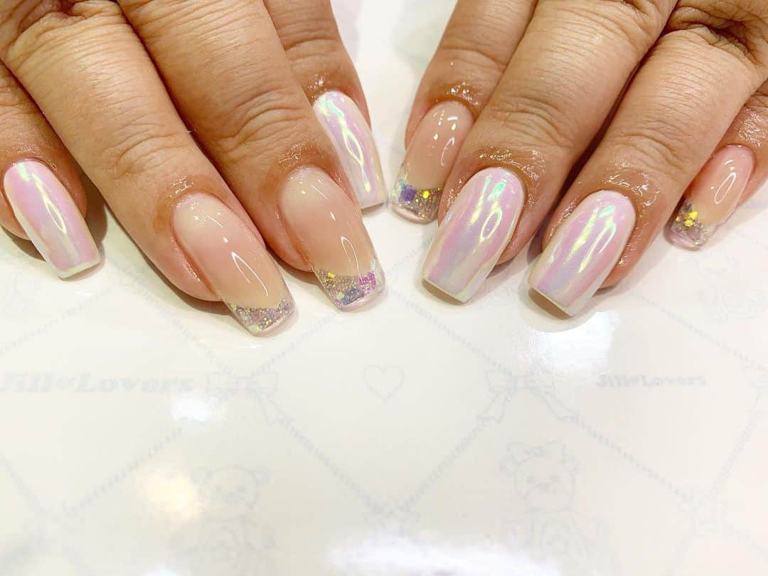 mamijinguのインスタグラム：「オリジナルのピンクオーロラのパウダー💕 ずっと探してたどり着けた  #jillandlovers #nail #nailart #paragel #gelneil#gel #ネイル #ネイルアート #me #look #love #かわいい」