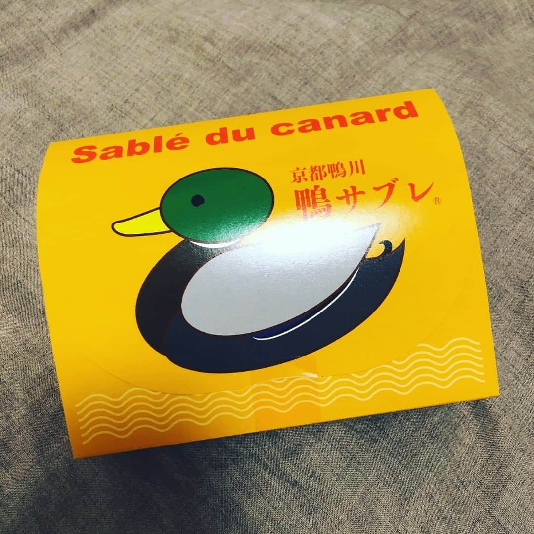 西山由のインスタグラム：「Sablé du canard... Je l'ai acheté à Kyoto.」