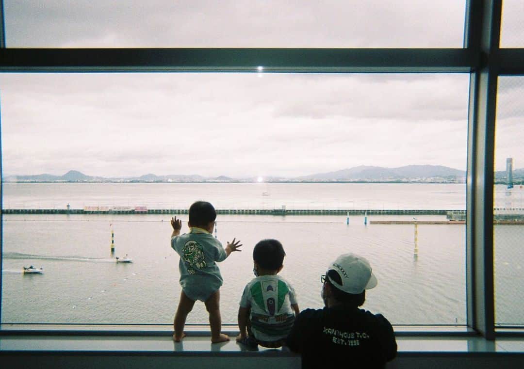 のインスタグラム：「妹夫婦と甥っ子ちゃん達と🚤」