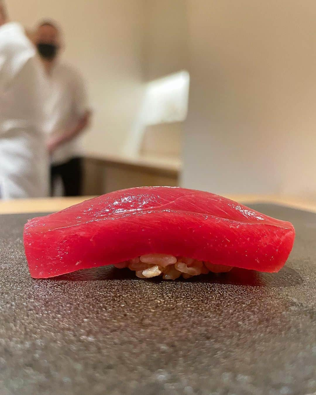 伊東亜梨沙さんのインスタグラム写真 - (伊東亜梨沙Instagram)「愛するももたんとはっこく🍣 握りだけで30貫‼️ 絶え間なく喋り続けて本当楽しかったなあ❤️ . . #はっこく #鮨 #寿司 #sushi #ありログ #東京グルメ #foodie #tokyogouroumet #銀座グルメ」11月12日 17時07分 - arisa__917m