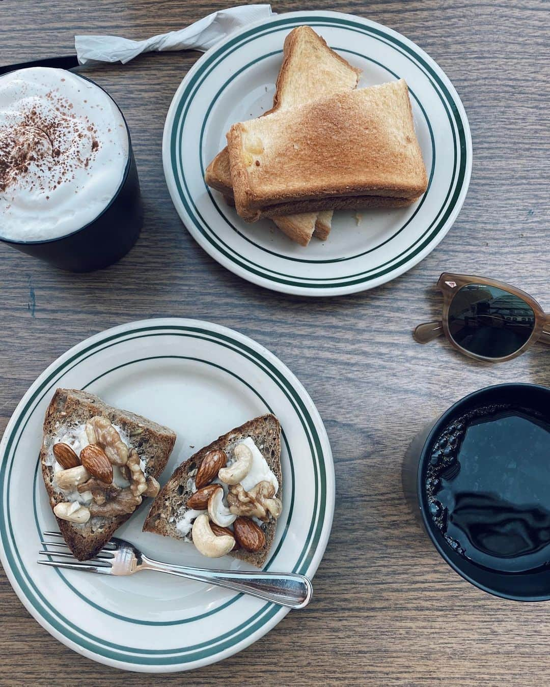 春田麻緒のインスタグラム：「仕事まえの朝活🥐☕️ ㅤㅤㅤㅤㅤㅤㅤㅤㅤㅤㅤㅤㅤ すっごい良い気分で1日が始まるからたまにしよっと🐻 ㅤㅤㅤㅤㅤㅤㅤㅤㅤㅤㅤㅤㅤ #morningcoffee」