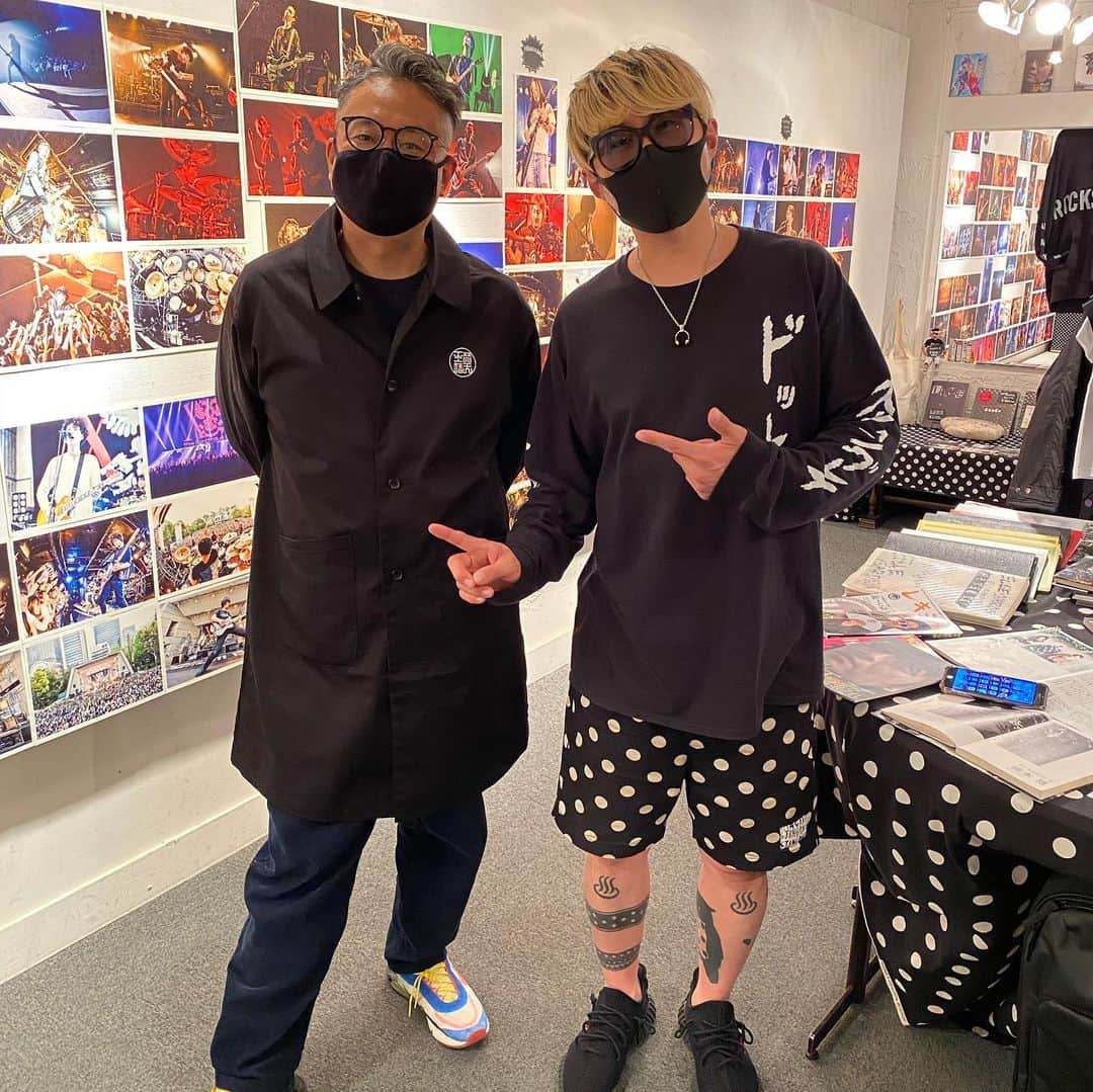 栗田善太郎のインスタグラム：「SOUND SHOOTERへ Live写真を観ながらLiveに想いを馳せる！今年は特別なサウシューだった！ 日曜日迄ですよ！ サウナコーナーが年々充実してる(笑)」
