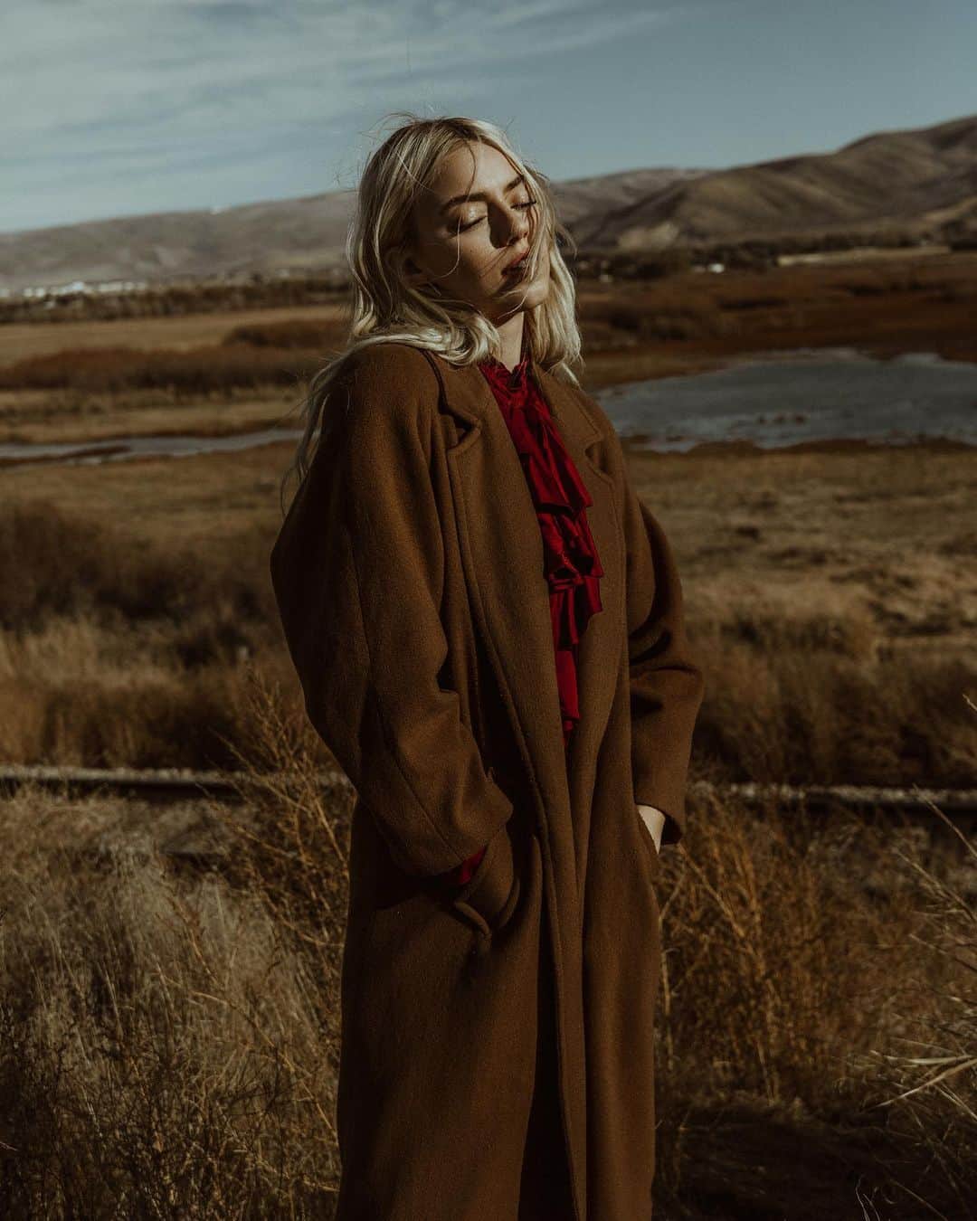 パイパー・アメリカ・スミスのインスタグラム：「What do you love about the end of the year?」