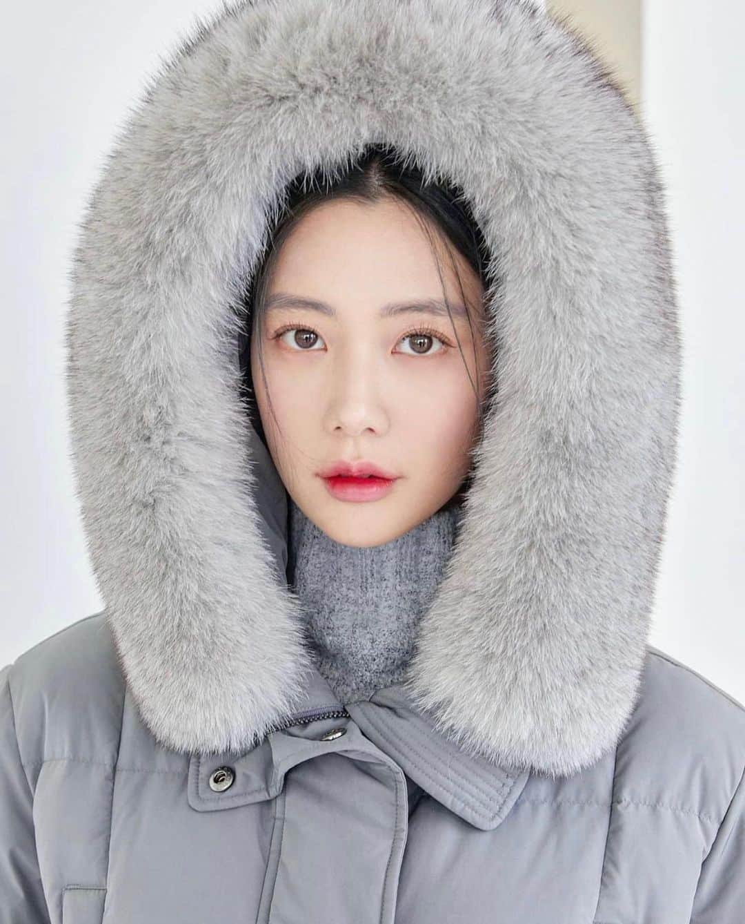 LIECOLLECTIONさんのインスタグラム写真 - (LIECOLLECTIONInstagram)「The Warmest Colab is Back! LIE x Clara x Hyundai Limited Edition Down Coat Available Now - DM for More Details .⠀⠀⠀⠀⠀⠀⠀⠀⠀⠀⠀⠀⠀⠀⠀⠀⠀⠀ .⠀⠀⠀⠀⠀⠀⠀⠀⠀⠀⠀⠀⠀⠀⠀⠀⠀⠀ .⠀⠀⠀⠀⠀⠀⠀⠀⠀⠀⠀⠀⠀⠀⠀⠀⠀⠀ .⠀⠀⠀⠀⠀⠀⠀⠀⠀⠀⠀⠀⠀⠀⠀⠀⠀⠀ .⠀⠀⠀⠀⠀⠀⠀⠀⠀⠀⠀⠀⠀⠀⠀⠀⠀⠀ .⠀⠀⠀⠀⠀⠀⠀⠀⠀⠀⠀⠀⠀⠀⠀⠀⠀⠀ .⠀⠀⠀⠀⠀⠀⠀⠀⠀⠀⠀⠀⠀⠀⠀⠀⠀⠀ #liecollection #이청청 #clara #limitededition #collaboration #wintercoat #hyundaidepartmentstore #downjacket #shopnow #newarrivals」11月12日 8時43分 - liecollection_