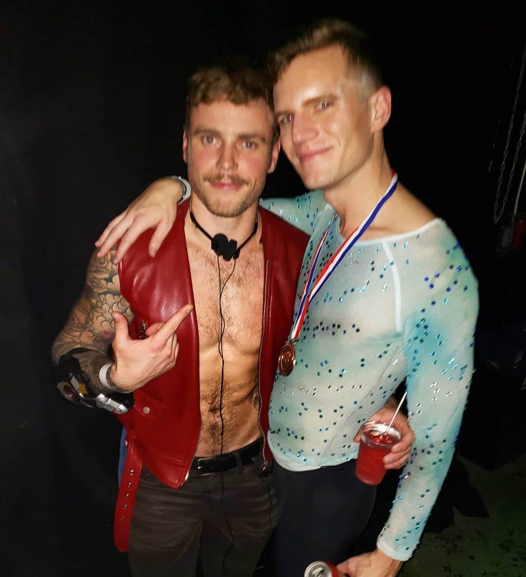 ガス・ケンワージーのインスタグラム：「Happy birthday @adaripp! #tbt」