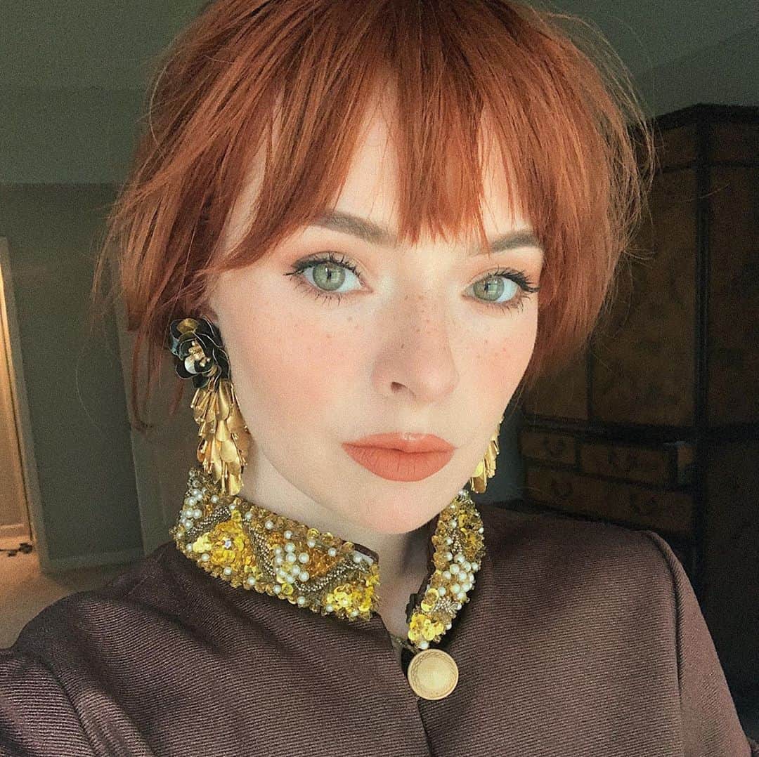 ジェーン・アルドリッジのインスタグラム：「Earnest plea to @lauramercier to never discontinue the blush infusion shade Ginger 🙏 😩」