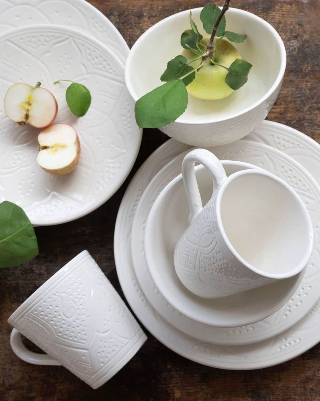 The Little Marketさんのインスタグラム写真 - (The Little MarketInstagram)「After eight months, our ceramic dinnerware from Morocco is back in stock! Each piece is uniquely handcrafted with locally sourced clay, keeping generations-old techniques alive in the modern marketplace. Shop the timeless collection in white, blush, gray, and black. Link in bio.」11月12日 9時30分 - thelittlemarket