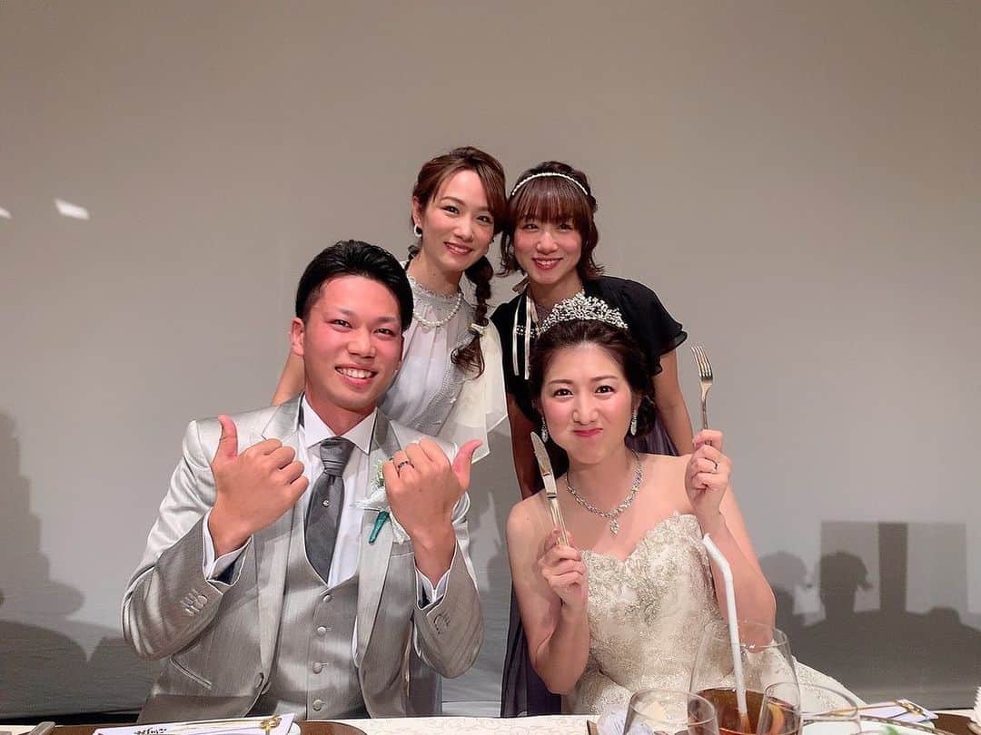 永山飛鳥さんのインスタグラム写真 - (永山飛鳥Instagram)「あいみ結婚おめでとう💞 めっちゃ綺麗やった✨ 感動でした✨ 素敵な披露宴で、余興もやらせていただき、大切で幸せな1日になりました💞 末永くお幸せに💒  うちも結婚式したいな✨✨ できるかな??🥺  #結婚式」11月12日 9時46分 - asuka_nagayama