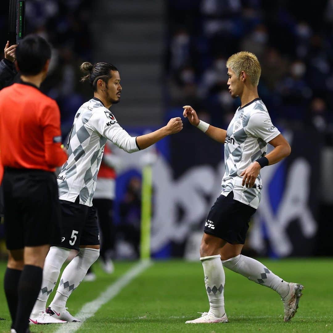 ヴィッセル神戸さんのインスタグラム写真 - (ヴィッセル神戸Instagram)「[MATCH PHOTOS] GAMBA OSAKA vs. VISSEL KOBE  #vissel #visselkobe #ヴィッセル #ヴィッセル神戸 #Kobe #神戸 #WeAreKobe #KobeForeverForward #一致団結 #JLeague #Jリーグ #DAZN」11月12日 10時01分 - visselkobe