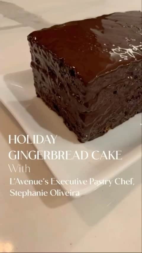 Saks Fifth Avenueのインスタグラム：「SAKS AT HOME: In the mood for something sweet this holiday season? Look no further than our own @lavenueatsaks Executive Pastry Chef, Stephanie Oliveira's gingerbread cake with dark chocolate icing. You might not want to share a bite of this, but we're sharing the recipe in our stories. @steph_olives」