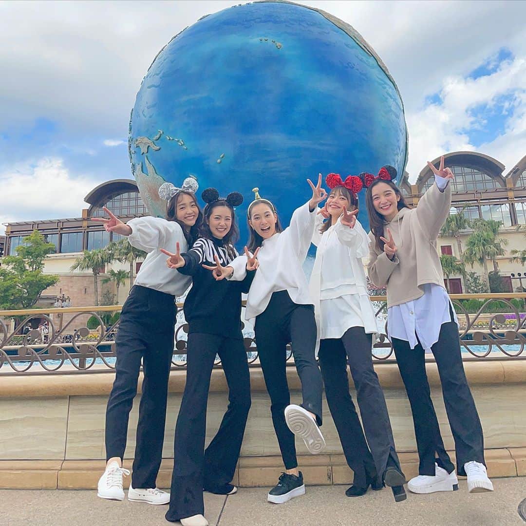 明星あゆみさんのインスタグラム写真 明星あゆみinstagram カチューシャ 若返りアイテム説 撮影の時だけマスク外してます ディズニーシー ディズニー Tds ディズニーコーデ モノクロコーデ 11月13日 10時22分 Ayumi Myojo