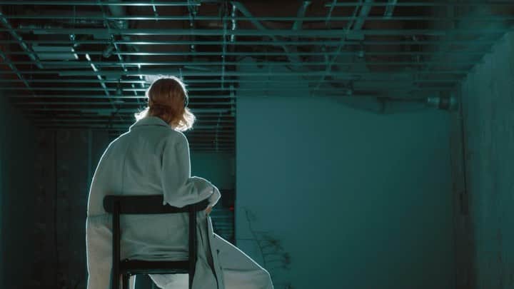メアグラーティアのインスタグラム：「meagratia SS21 Collection   Pattern maker：@yoshiki_nishioka Stylist：@go_momosee Hair：@mukai_daisuke Makeup：@mie_makeup_artist Flower artist : @yukarisatoflower  MD：@bay_seki Illustration：@87.psd Animation：@co2konishi Music direction：@takumi_rockwell Photographer：Kenichi mui Cinematographer：Ryo Tanaka Producer：Shogo Taguchi Director：@aisukuriiim_cam  #meagratia #ss21 #rakutenfashionweektokyo #flowers #flower #animetion #anime #illustration」