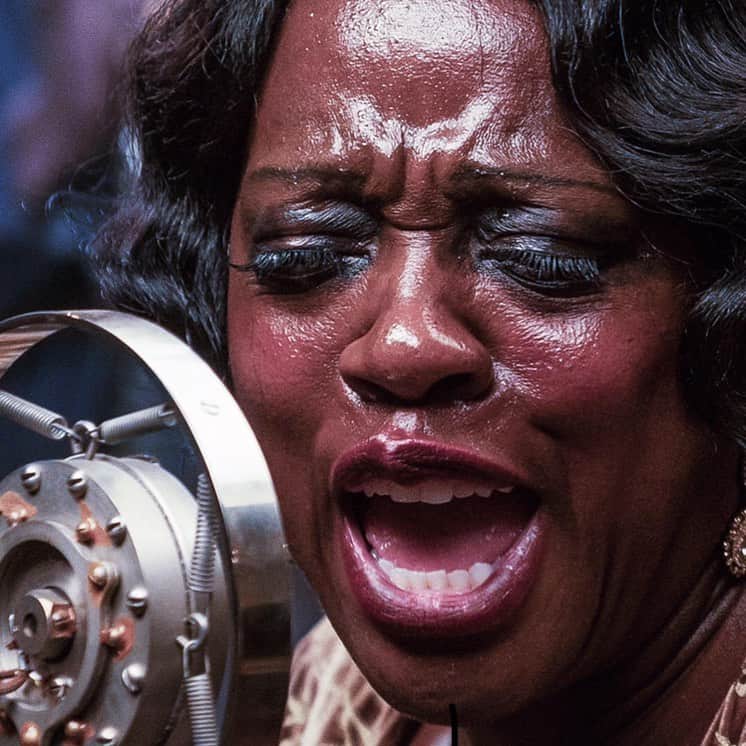 ヴィオラ・デイヴィスさんのインスタグラム写真 - (ヴィオラ・デイヴィスInstagram)「Can’t wait for y’all to meet the Godmother of Blues, Ma Rainey! 💛 @maraineyfilm @netflix #Dec18」11月12日 10時28分 - violadavis