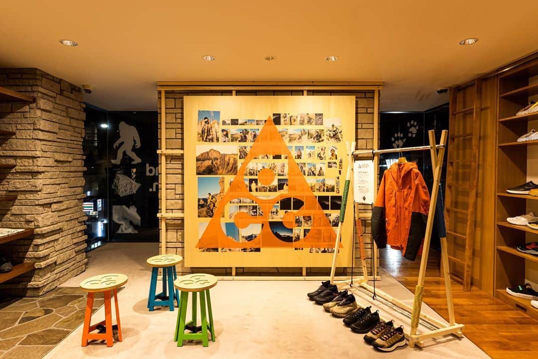 A+Sのインスタグラム：「HOLIDAY 2020 NIKE ACG COLLECTION  2020 .11 .12 (thu) in store  実店舗では本日より、装いを新たにACGプロダクトが店内をジャック。ACGキャンピングカーが出現し、その場でコーヒーギフトを実施。 是非このご機会にACGプロダクトの世界観をお楽しみくださいませ。  From today, ACG products will be jacking the inside of the store with a new look.An ACG camper has appeared, and coffee gifts are offered on the spot. Please take this opportunity to enjoy the world of ACG products.  #a_and_s #NIKE #ACG #AllConditionsGear #OREGON #SMITHROCK #SMITHROCKSTATEPARK #MOVETOZERO #SUSTAINABLE #SUSTAINABILITY」