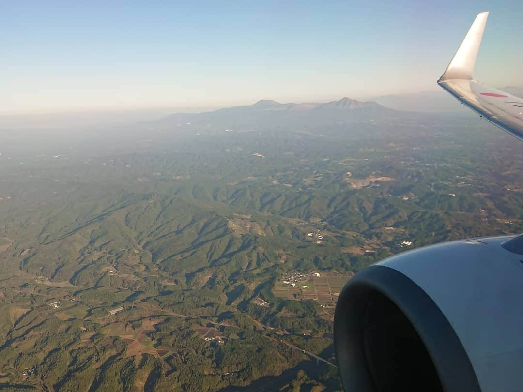 桜花さんのインスタグラム写真 - (桜花Instagram)「屋久島にいってきマウンテン🗻🌷！  屋久島は、 いつか仕事で行くのが夢でしたが いつか、は叶えられる時に自分で叶えに行くことにしました✨🍀  ふるやちゃんと、ステテコさんと 屋久島🌷楽しんで参ります🍀  #屋久島  #夢  #山  #大自然 #山歩き  #yakushima  #島」11月12日 10時35分 - mountainohka