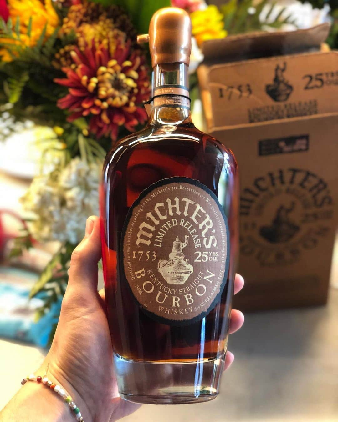 アンドリュー・J・ウェストのインスタグラム：「Look at this beauty!  Geeking out hard on this one. You guys know how I am with @michterswhiskey. You get it. Cheers! #michters #bourbon #makeitmichters #25yrbourbon #2020release」