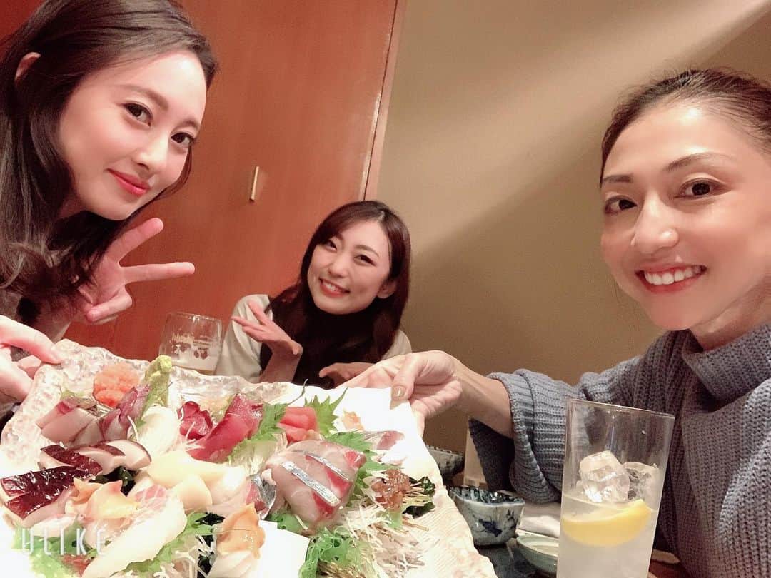 のインスタグラム：「またまた松本ちゃんの後祝い❤️ ハッピーバースデー🎉🎉🎁🎈 @ami_nakagawa_  @ami_nakagawa_amyuran  #中川愛海 #一日一回カンパイ #誕生日はつづくよどこまでも #おめでとう」