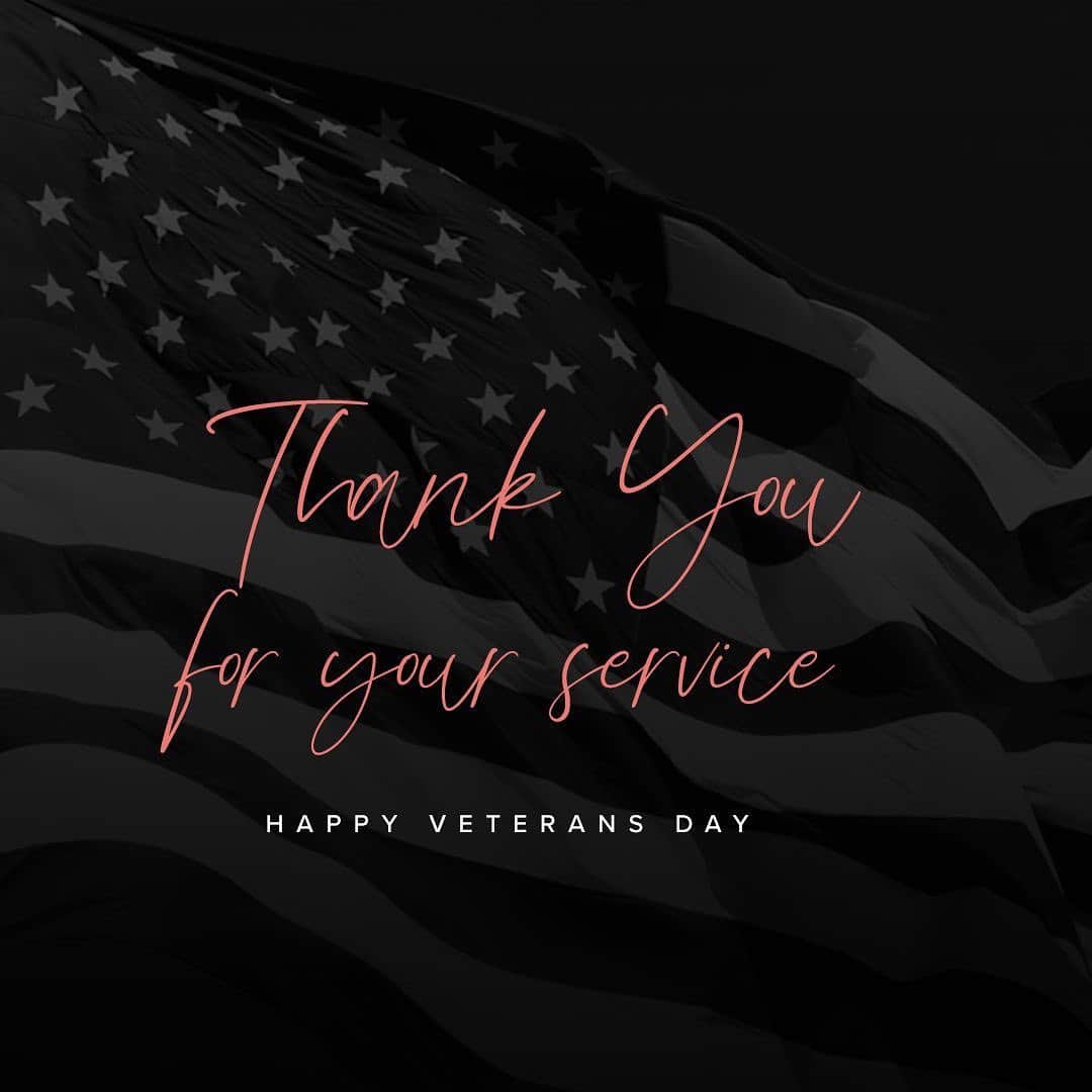 エリカ・キャンベルさんのインスタグラム写真 - (エリカ・キャンベルInstagram)「So grateful to those who have served our country especially my daddy. Thank you all for your service! Happy Veterans Day!  #veteransday #happyveteransday🇺🇸 #ericacampell #thankyou」11月12日 10時52分 - imericacampbell