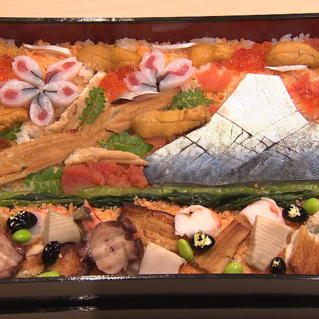 TBS「世界ふしぎ発見！」さんのインスタグラム写真 - (TBS「世界ふしぎ発見！」Instagram)「今週の #世界ふしぎ発見！は、 寿司サムライが握る！驚きの世界スシ&幻の伝統すし大追跡！🍣  海外と日本のお寿司を味わい尽くす１時間！  #ミステリーハンター🔎 を務めるのは #野々すみ花（@osumi_sumi）さん。  海外のSUSHIを握ってくださるのは、寿司サムライこと小川洋利さん（@hirotoshi.ogawa）！  独自に進化する奇想天外なSUSHIの数々に野々さんもビックリ！ ＃モナコ　　のお寿司には　黄色い○〇〇○ソース！？ ＃ナミビア　には、もはや魚を使わないスシ〇〇○ 日本人には見慣れないSUHIの数々ですがそのお味は…？  日本のお寿司も負けていません！ 美しい飾り寿司も徹底取材！なんと、スーパーヒトシくんまでお寿司に！？  さらにお寿司の最先端、「握らないスシ」を緊急取材！ その正体とは…！？  Twitterの投稿も要チェック✅ 👉https://twitter.com/fushigi_hakkenP  11/14土曜日夜9:00は チャンネルをTBSに！  #世界ふしぎ発見！　#ふしぎ発見 #寿司　#SUSHI」11月12日 10時52分 - fushigi_hakkenad