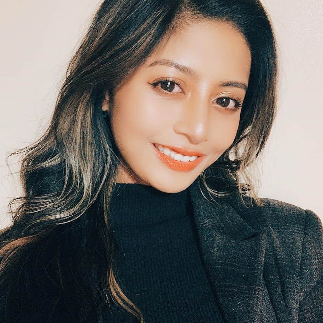 HANAEのインスタグラム：「_ 定期的に通ってるホワイトニング🦷✨ いつもありがとうございます🙇🏾‍♀️ わたしの友達もここ通ってる子 増えてきて嬉しいな😆❤️ ホワイトニングサロン探してる人は ぜひ体験だけでも行ってみてください💓 _ @peacesmile.tokyo」