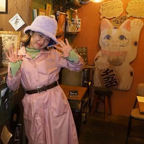 森山あすかさんのインスタグラム写真 - (森山あすかInstagram)「先輩の中村涼子さんが作られた帽子が可愛すぎてめちゃめちゃお気に入りです！もっとたくさんたくさん欲しいくらい楽しくて可愛かったです🌈✨🥺❤️🐱#ファッション#fashion」11月12日 11時06分 - moriyama__asuka