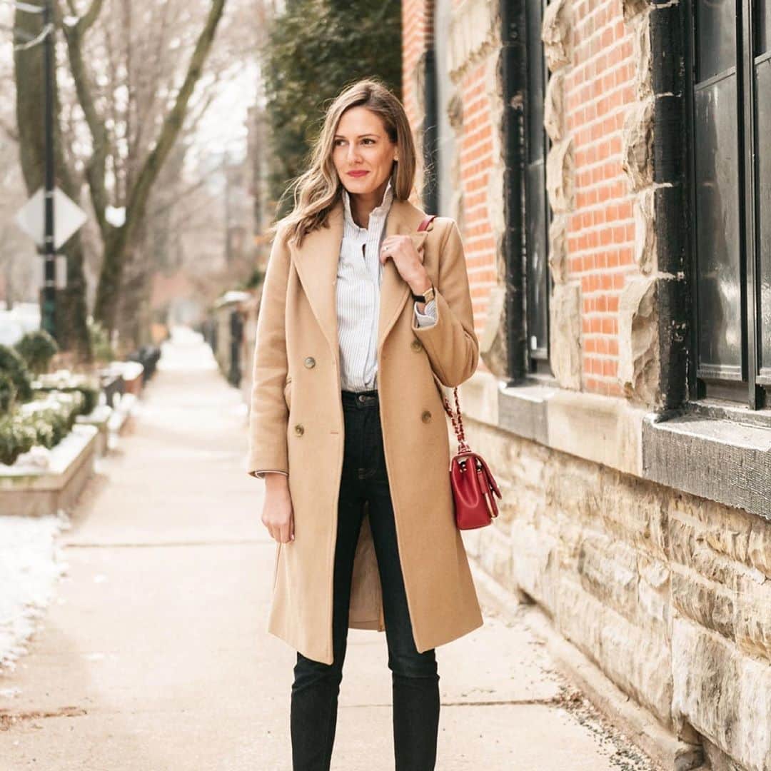 Anna Jane Wisniewskiのインスタグラム：「Your favorite jeans + a camel coat—honestly, what else do you need?  http://liketk.it/30W1V #liketkit @liketoknow.it #classicstyle #chicagoblogger」