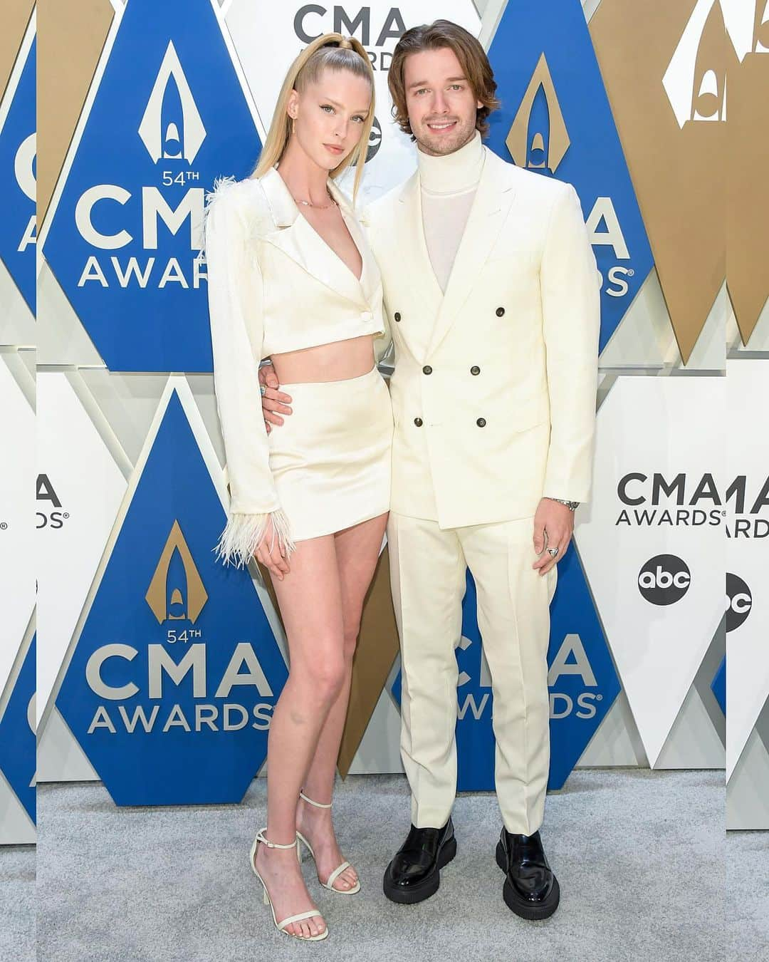 Just Jaredさんのインスタグラム写真 - (Just JaredInstagram)「@patrickschwarzenegger and girlfriend @abbychampion look white hot at the @cma awards 🤍 #PatrickSchwarzengger #AbbyChampion  #CMAAwards Photos: ABC, Getty」11月12日 11時28分 - justjared