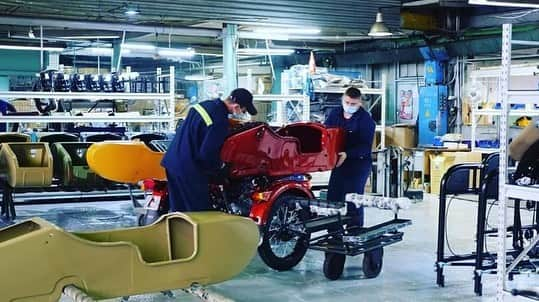 Ural Motorcyclesさんのインスタグラム写真 - (Ural MotorcyclesInstagram)「イルビト市のウラル工場にて🔧 ・ ・ ・ #ウラル#サイドカー#ウラルジャパン#ウラルサイドカー#uralmotorcycles」11月12日 11時29分 - ural_japan_official