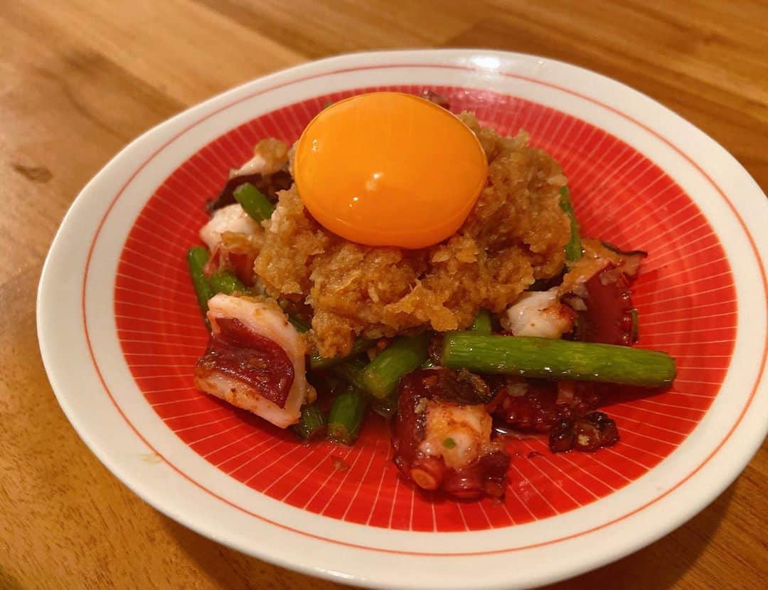 菅原沙樹さんのインスタグラム写真 - (菅原沙樹Instagram)「昨夜の👩🏻‍🍳 初めて作ったエビチリ、 ナスの中華ダレ、 モッツァレラとトマトのザーサイ和えにたっぷりパクチー、 タコとニンニクの芽の黄身おろし和え。 #トーキョー嫁ご飯 #トーキョー家族ご飯」11月12日 11時45分 - saki313apo