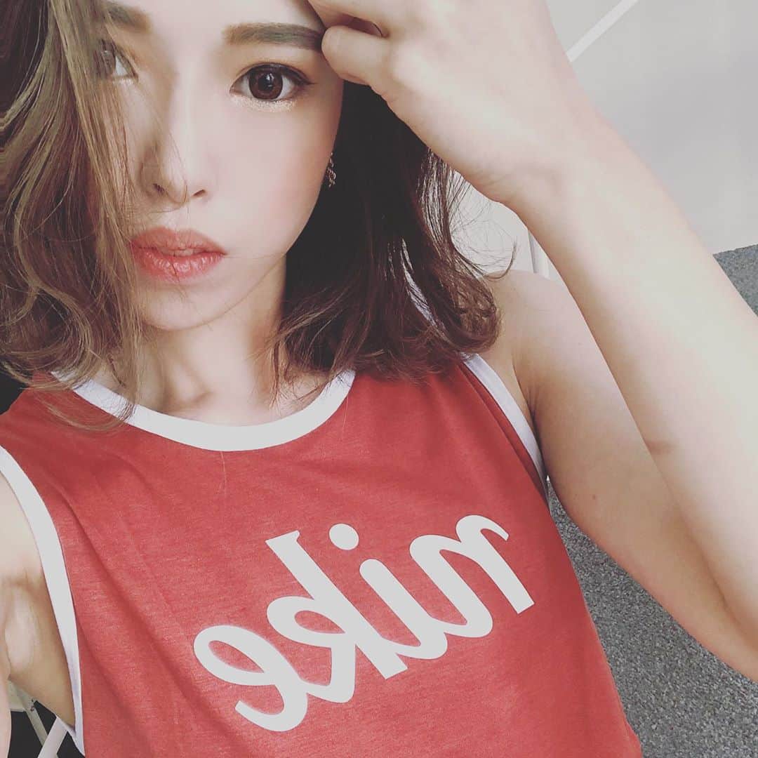 川戸沙羅のインスタグラム：「🐆🌿   #workout #workoutmotivation  #workoutgirl  #fitness #fitgirl  #bodymake #fitnesswear  #nike  #nikesportswear」
