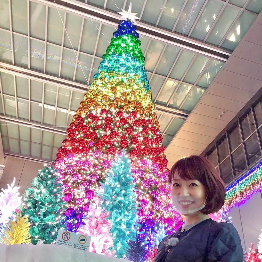 恒川英里のインスタグラム：「名古屋駅周辺で一斉にクリスマスイルミネーションが始まりました🎄 キラキラの名駅にきゅん…🥰  #イルミネーション #名古屋 #東海テレビ #ニュースOne #恒川英里」