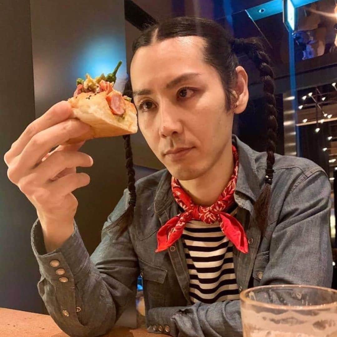 小林尊のインスタグラム：「🌭👅💦😏 3..2..1..  @piopikotacos」