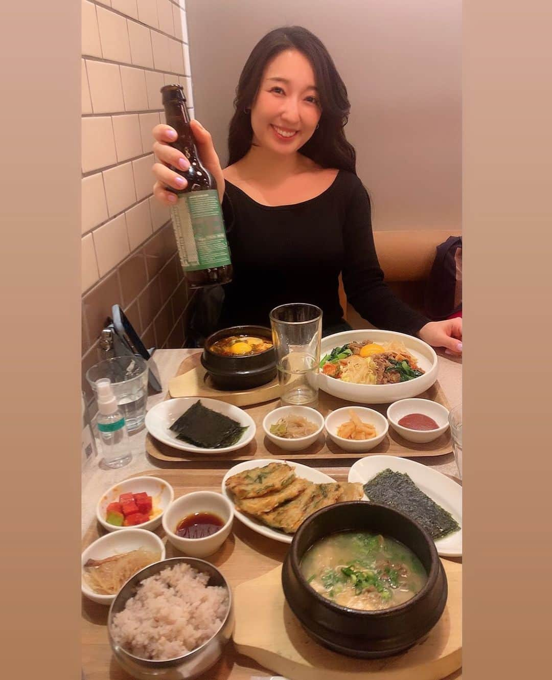 七瀬りりこさんのインスタグラム写真 - (七瀬りりこInstagram)「韓国料理好きー🇰🇷  全部一人で食べそうだけど食べてないよ笑  #これは日本 #いつかの写真 #韓国料理 #参鶏湯 #チヂミ #ビビンパ #純豆腐 #クラフトビール #マシッソヨ #愛の不時着 ↑ #関係ない　笑笑」11月12日 13時00分 - ririkonanase