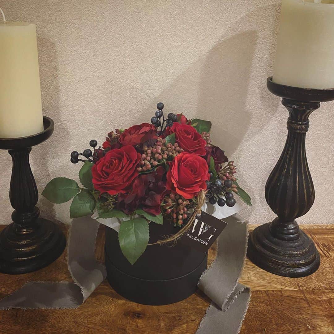 畑野ひろ子のインスタグラム：「@willgarden_official  ご依頼いただきました、アーティフィシャルフラワーbox🌸  #flowers #artificialflower #gift #boxflower #willgarden」
