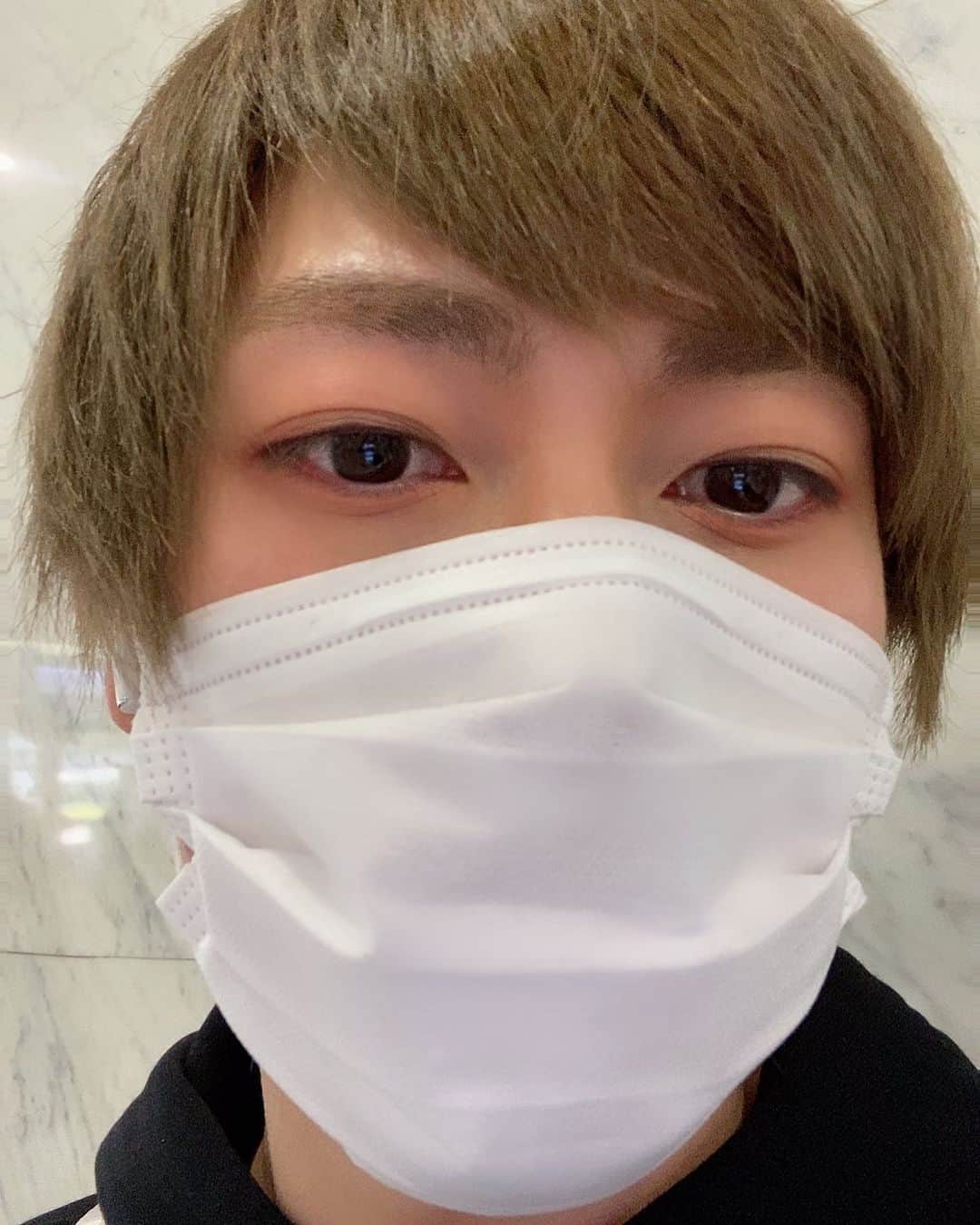 うゅりるのインスタグラム：「目元うっすらオレンジにしていくぅ」
