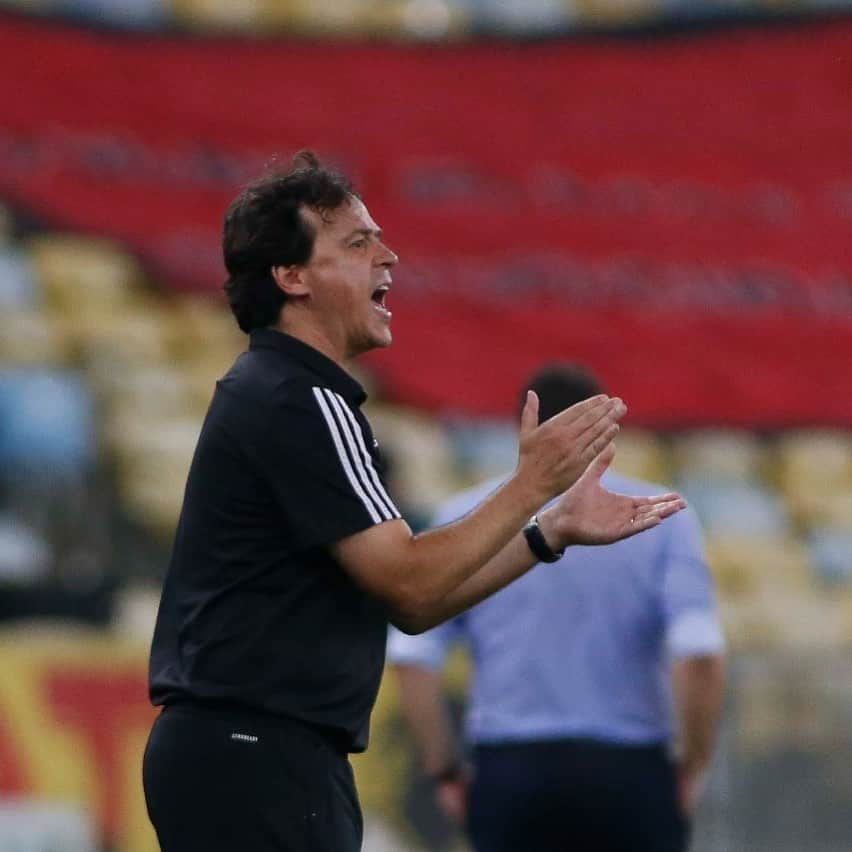 São Paulo FCさんのインスタグラム写真 - (São Paulo FCInstagram)「🎥🎙 Fernando Diniz: “Temos que esquecer a vantagem e trabalhar para corrigir os erros. O Flamengo tem um grande time, e por isso temos que corrigir os erros técnicos.  A vitória é um prêmio pelo momento que vivemos. O time está criando casca protetiva, mas pode melhorar ainda mais. Sabemos que a equipe cometeu erros, mas vamos corrigir para os próximos jogos”.  #CopaDoBrasil #VamosSãoPaulo 🇾🇪」11月12日 13時31分 - saopaulofc