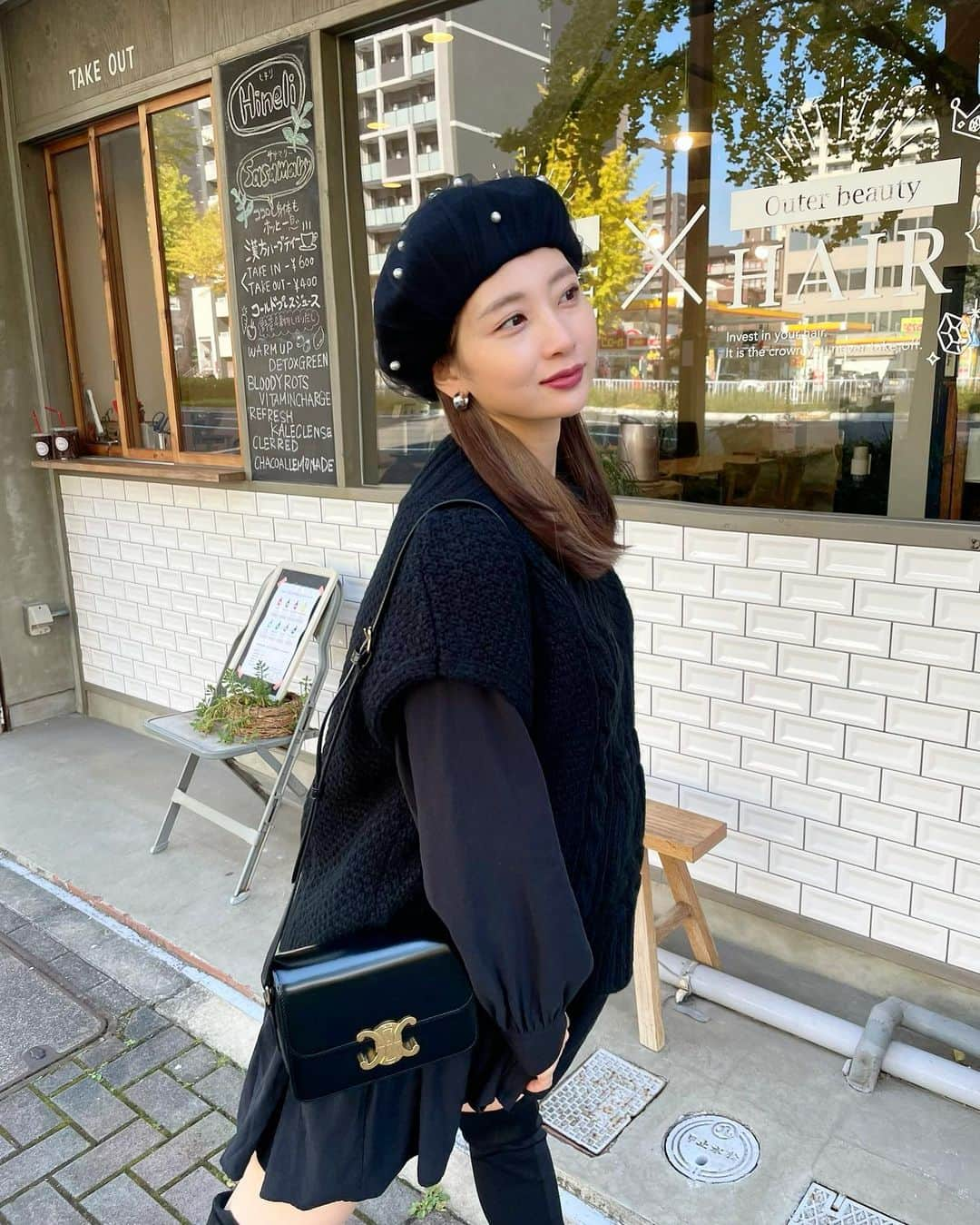 岸野里香さんのインスタグラム写真 - (岸野里香Instagram)「産前ラスト💇🏼‍♀️ヘアカラーとトリートメントしてきました💕準備万端。笑 最高にいい感じ🧏🏼‍♀️ 阿知波さん、ほんとにいつも理想通りにしてくれてありがとうございます✌🏻産まれたらまたお願いします👶🏻💋💋  お洋服タグ付け🏷しました！  @lsurii.hairtreatment   #男の子ママ #臨月」11月12日 14時05分 - rikakishino_official